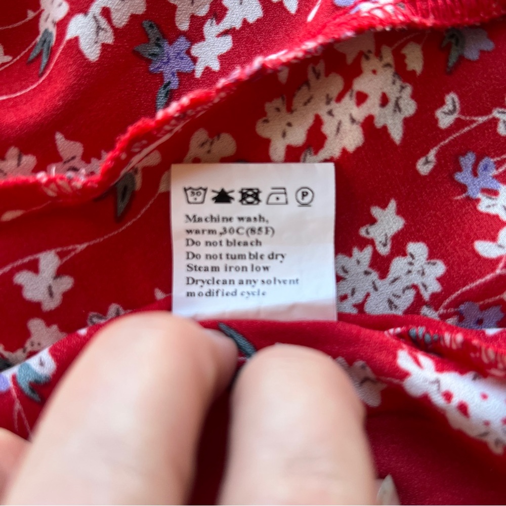 Floral Red Blouse with Ruffle Sleeves and Ruching - Size XL - Picture 9 of 9